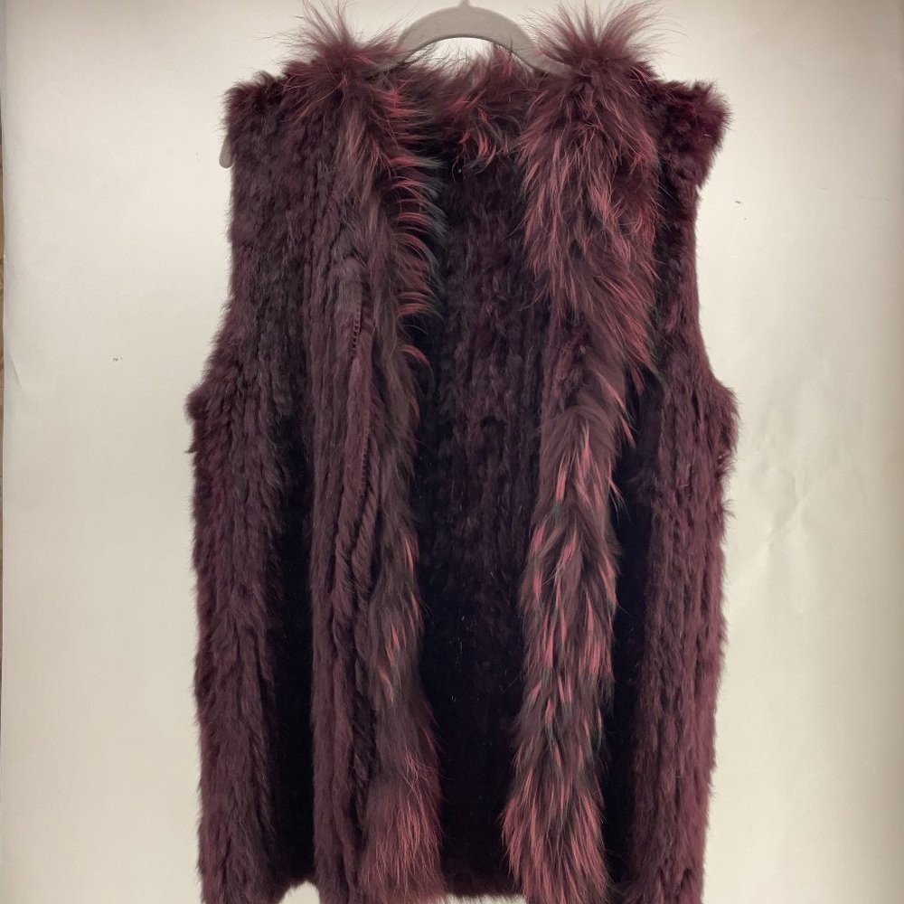 Elegant Faux Fur Vest in Deep Burgundy